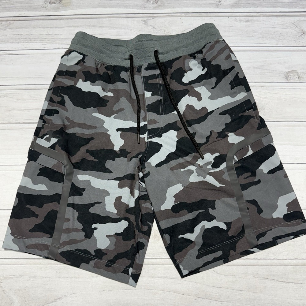 Under Armour Sportstyle Elite Cargo Shorts Mens M Gray Camo 9" 1373866 Training